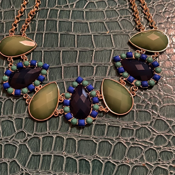 Necklace with green and blue stones - Picture 2 of 3
